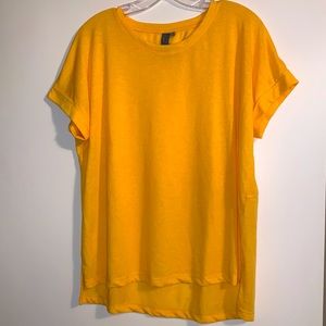 Sweaty Betty work out tee shirt.